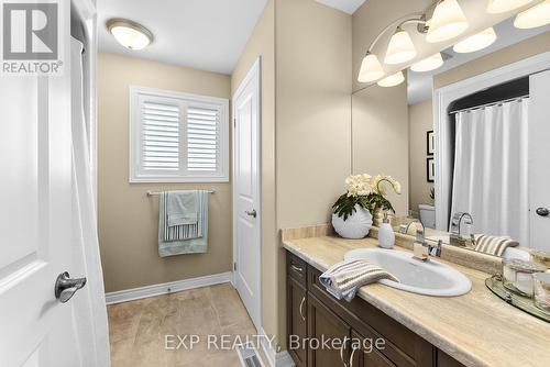 4776 Victor Drive, Niagara Falls, ON - Indoor Photo Showing Bathroom