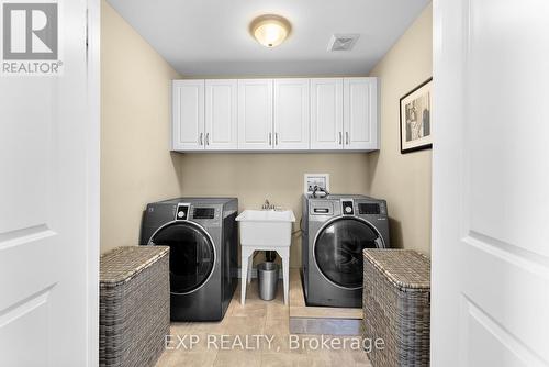 4776 Victor Drive, Niagara Falls, ON - Indoor Photo Showing Laundry Room
