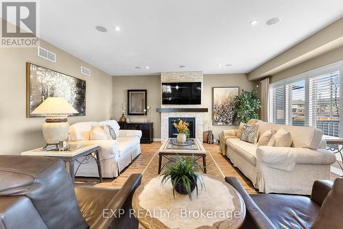4776 Victor Drive, Niagara Falls, ON - Indoor Photo Showing Living Room With Fireplace