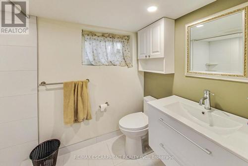 534 Maple Ave, Hamilton, ON - Indoor Photo Showing Bathroom