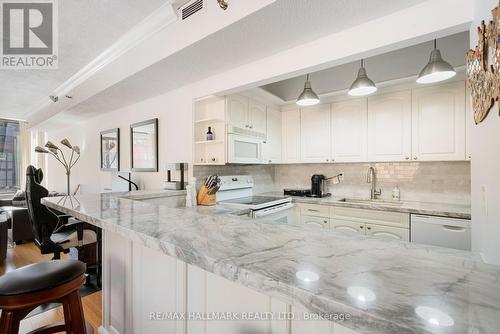 504 - 71 Front Street E, Toronto C08, ON - Indoor Photo Showing Kitchen