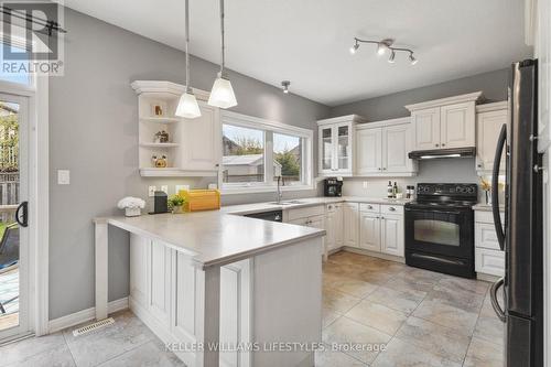 1750 Tigerlily Rd, London, ON - Indoor Photo Showing Kitchen With Double Sink