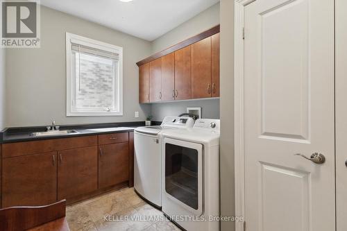 1750 Tigerlily Road, London, ON - Indoor Photo Showing Laundry Room