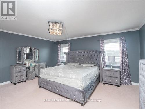 14 Carroll Lane, Brantford, ON - Indoor Photo Showing Bedroom
