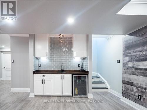 14 Carroll Lane, Brantford, ON - Indoor Photo Showing Kitchen