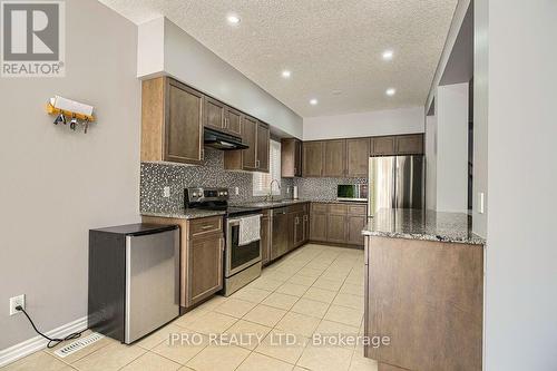 7 Burcombe Cross, Guelph, ON - Indoor Photo Showing Kitchen With Upgraded Kitchen