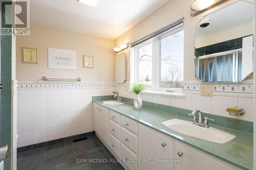 1467 Flaminia Court, Mississauga, ON - Indoor Photo Showing Bathroom