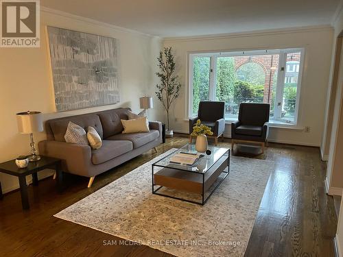 1467 Flaminia Court, Mississauga, ON - Indoor Photo Showing Living Room