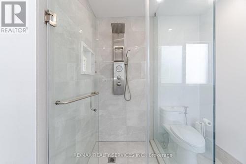 5608 Hannah Street S, Burlington, ON - Indoor Photo Showing Bathroom