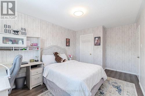 5608 Hannah Street S, Burlington, ON - Indoor Photo Showing Bedroom