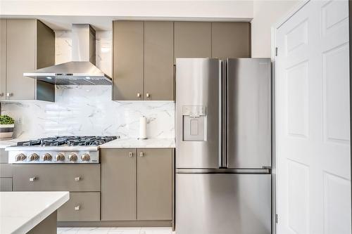 3916 Koenig Road, Burlington, ON - Indoor Photo Showing Kitchen With Upgraded Kitchen