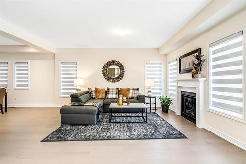 3916 Koenig Road, Burlington, ON - Indoor Photo Showing Living Room With Fireplace
