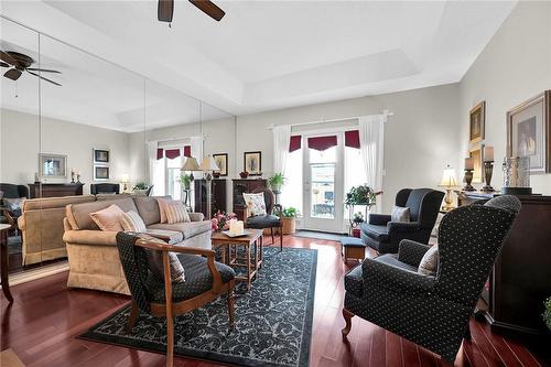 87 Boca Drive, Mount Hope, ON - Indoor Photo Showing Living Room