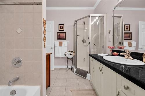 87 Boca Drive, Mount Hope, ON - Indoor Photo Showing Bathroom