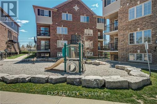 17 - 950 Highland Road W, Kitchener, ON - Outdoor