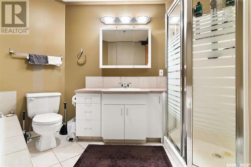 302 2206 Dewdney Avenue, Regina, SK - Indoor Photo Showing Bathroom