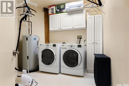 302 2206 Dewdney Avenue, Regina, SK - Indoor Photo Showing Laundry Room