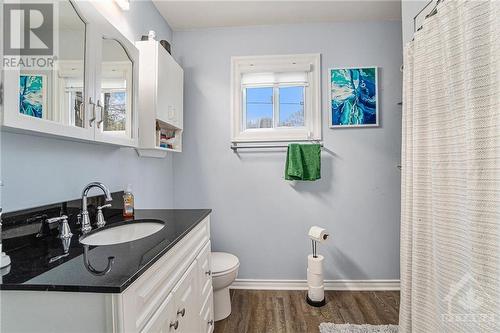 714 Bayview Drive, Woodlawn, ON - Indoor Photo Showing Bathroom