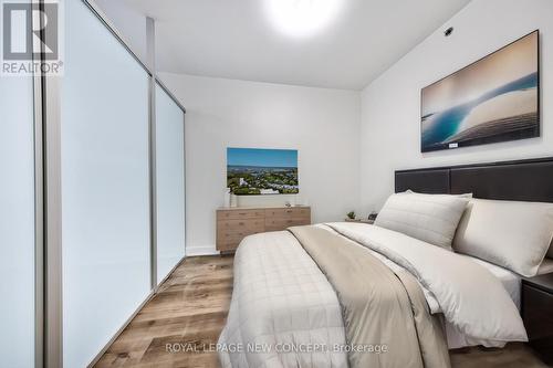 2609 - 426 University Avenue, Toronto, ON - Indoor Photo Showing Bedroom