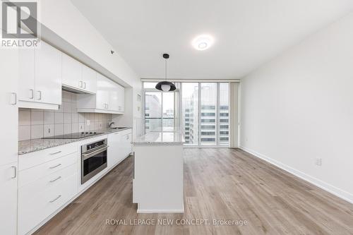 2609 - 426 University Avenue, Toronto, ON - Indoor Photo Showing Kitchen