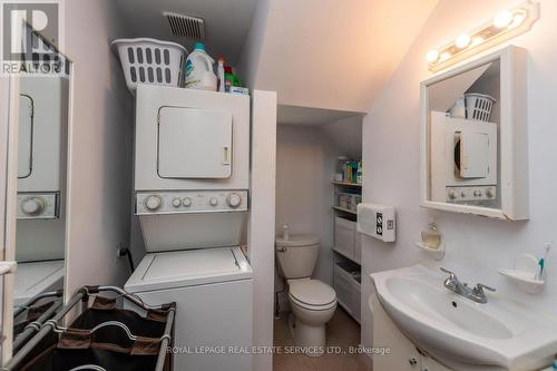 2707 Lake Shore Boulevard W, Toronto, ON - Indoor Photo Showing Laundry Room