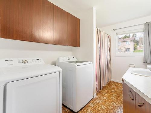 Bathroom - 115 Rue Mercier, Cowansville, QC - Indoor Photo Showing Laundry Room