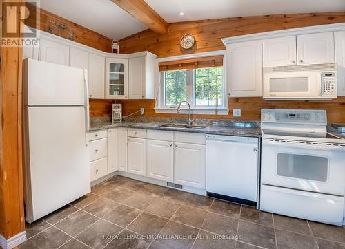 3281 Lavant Mill Road, Lanark Highlands, ON - Indoor Photo Showing Kitchen With Double Sink
