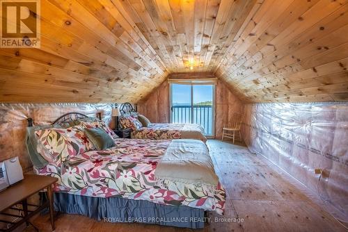 3281 Lavant Mill Road, Lanark Highlands, ON - Indoor Photo Showing Bedroom