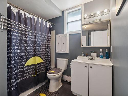 Salle de bains - 128 Rue Sherbrooke, Gatineau (Hull), QC - Indoor Photo Showing Bathroom