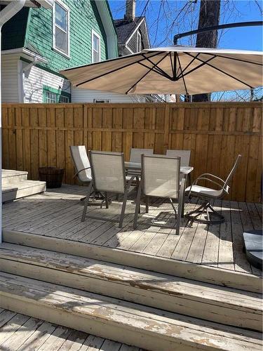 572 Beresford Avenue, Winnipeg, MB - Outdoor With Deck Patio Veranda