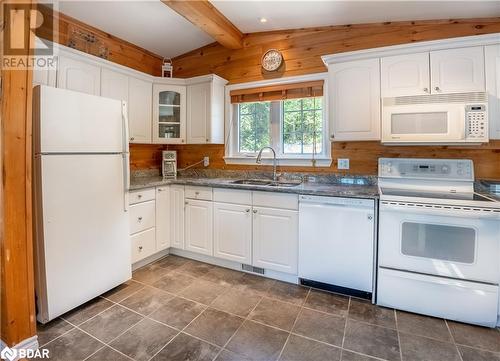 3281 Lavant Mill Road, Lavant, ON - Indoor Photo Showing Kitchen With Double Sink
