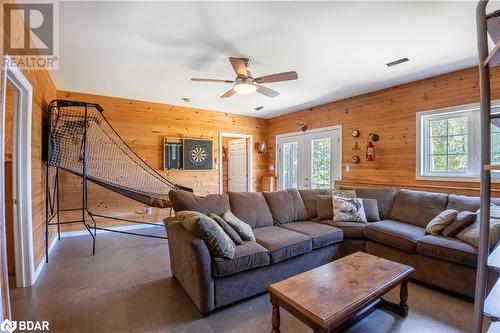 3281 Lavant Mill Road, Lavant, ON - Indoor Photo Showing Living Room