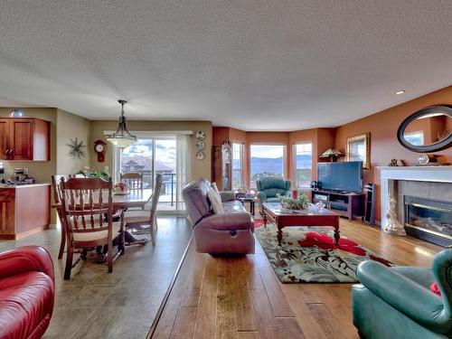 1006 Norview Road, Kamloops, BC - Indoor Photo Showing Living Room With Fireplace