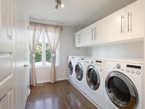 Salle de lavage - 8 Rue Magnolia, Baie-D'Urfé, QC - Indoor Photo Showing Laundry Room