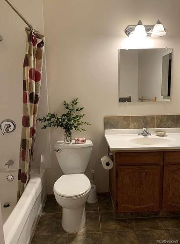 2235 Idiens Way, Comox, BC - Indoor Photo Showing Bathroom