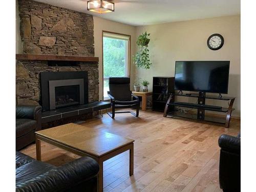 2235 Idiens Way, Comox, BC - Indoor Photo Showing Living Room With Fireplace