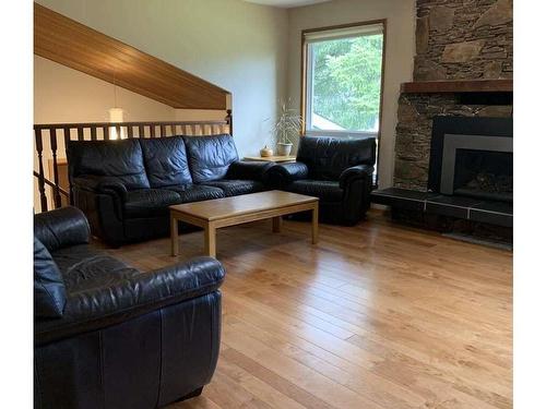 2235 Idiens Way, Comox, BC - Indoor Photo Showing Living Room With Fireplace
