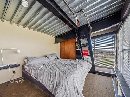 P8-1061 Fort St, Victoria, BC - Indoor Photo Showing Bedroom
