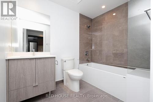 3915 - 1926 Lakeshore Boulevard W, Toronto, ON - Indoor Photo Showing Bathroom