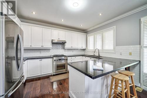 725 Millard Street, Whitchurch-Stouffville, ON - Indoor Photo Showing Kitchen With Upgraded Kitchen