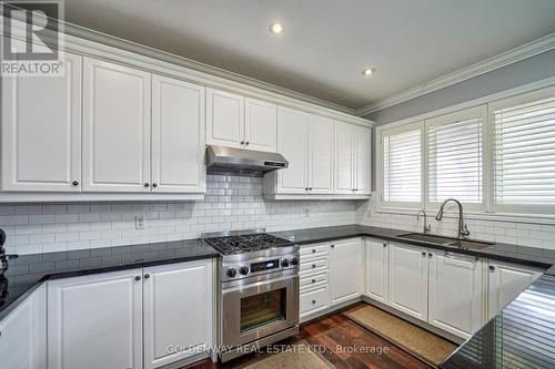 725 Millard Street, Whitchurch-Stouffville, ON - Indoor Photo Showing Kitchen With Double Sink With Upgraded Kitchen