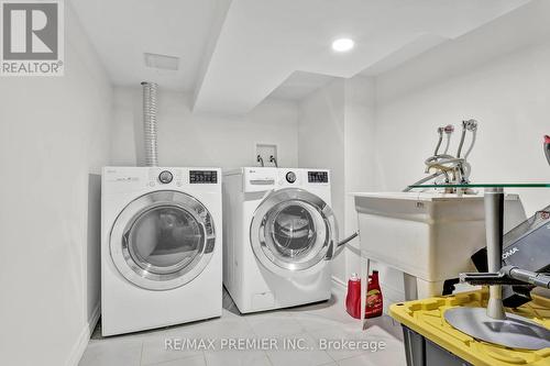 10 Angela Street, Bradford West Gwillimbury, ON - Indoor Photo Showing Laundry Room