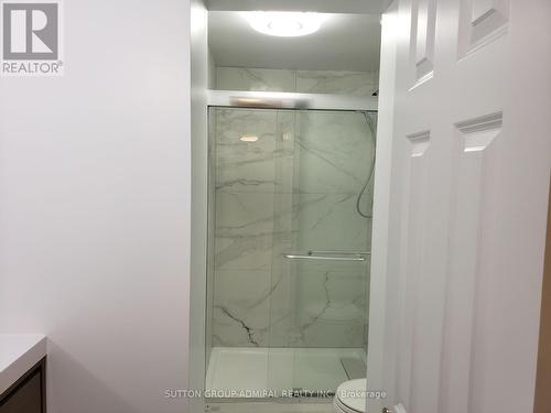 3 - 39 Donald Street, Barrie, ON - Indoor Photo Showing Bathroom