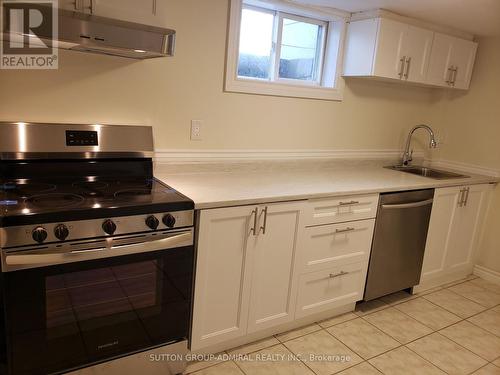 3 - 39 Donald Street, Barrie, ON - Indoor Photo Showing Kitchen