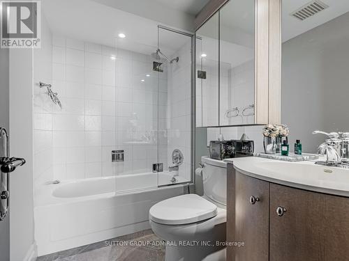 4304 - 2045 Lake Shore Boulevard W, Toronto, ON - Indoor Photo Showing Bathroom
