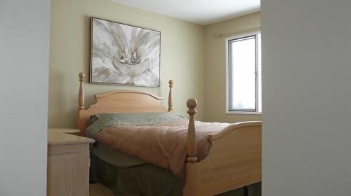 4950 Siminoff Road, Grand Forks, BC - Indoor Photo Showing Bedroom