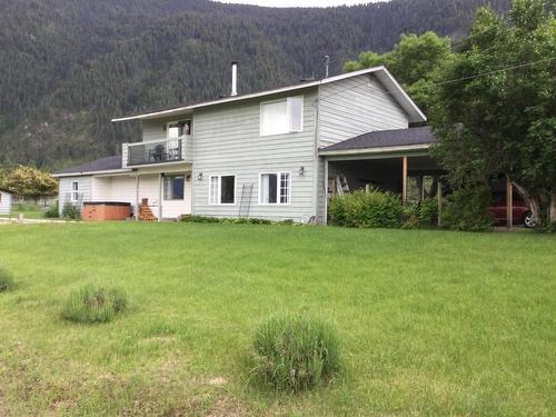 4950 Siminoff Road, Grand Forks, BC - Outdoor