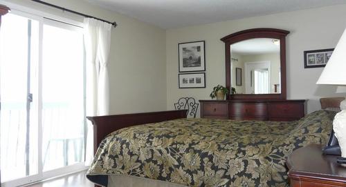 4950 Siminoff Road, Grand Forks, BC - Indoor Photo Showing Bedroom