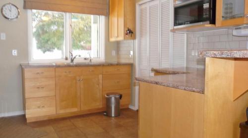 4950 Siminoff Road, Grand Forks, BC - Indoor Photo Showing Kitchen