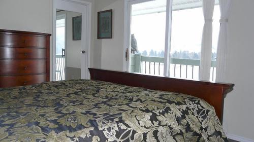 4950 Siminoff Road, Grand Forks, BC - Indoor Photo Showing Bedroom